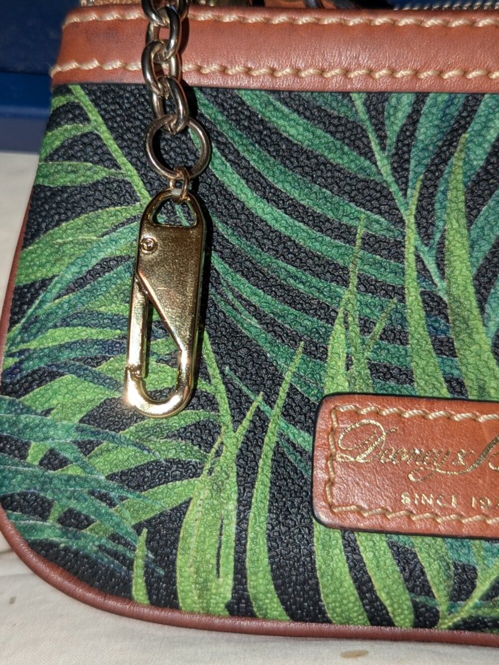 Dooney & Bourke palm frond wristlet, EUC! - Picture 6 of 6